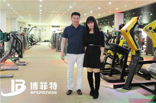 蒙古客戶來廣州妖精视频污网站公司購買健身器材
