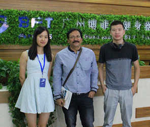 印度客戶來中國妖精视频污网站健身器材有限公司采購妖精视频污下载