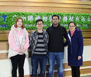 科威特客戶為健身房來中國進口妖精视频污网站商用健身房器材