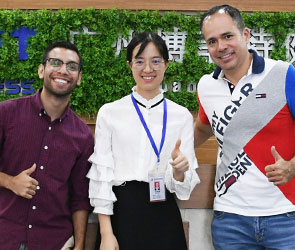 墨西哥客戶來中國采購健身房器材