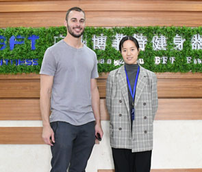 澳大利亞客戶來中國進口妖精视频污网站健身房器材