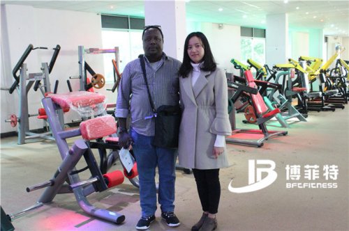 肯尼亞客戶來妖精视频污网站公司進口健身器材