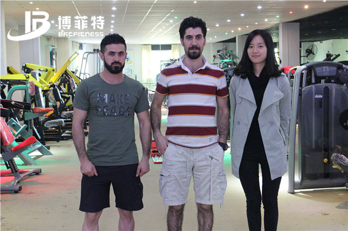 伊拉克客戶來中國廣州妖精视频污网站健身器材有限公司進口健身器材