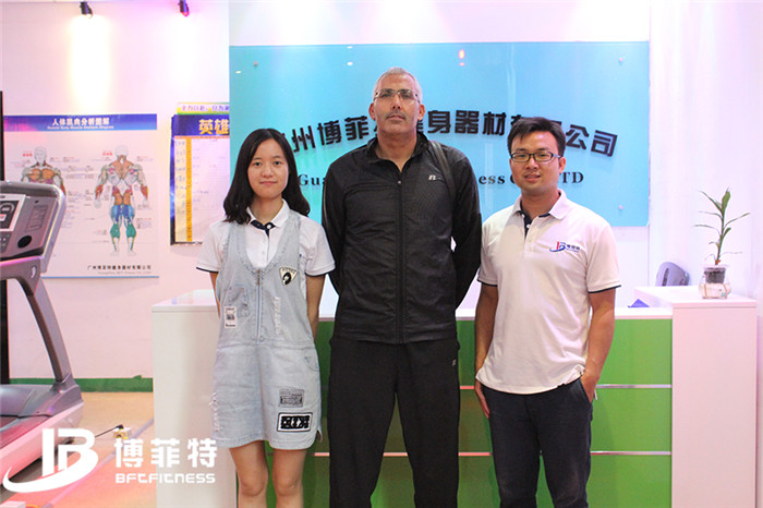 摩洛哥客戶來妖精视频污网站購買健身房器材，產品囊括有氧係列的跑步機，動感單車，健身車