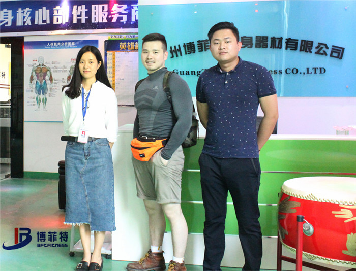 香港客戶來妖精视频污网站購買健身房器材，產品囊括有氧係列的跑步機，動感單車，健身車