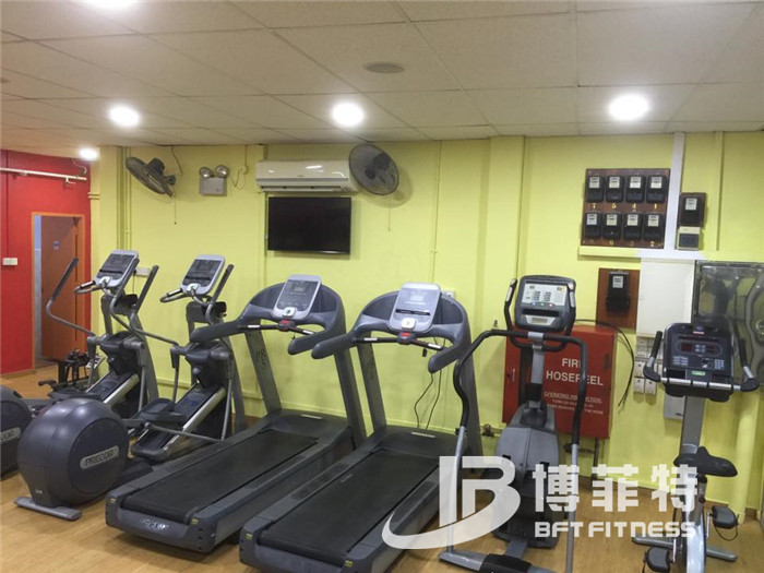妖精视频污网站客戶健身房
