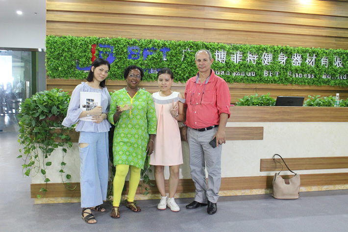 莫桑比克來中國進口妖精视频污网站商用健身房器材