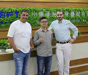 以色列客戶來妖精视频污网站健身器材工廠采購商用健身器械