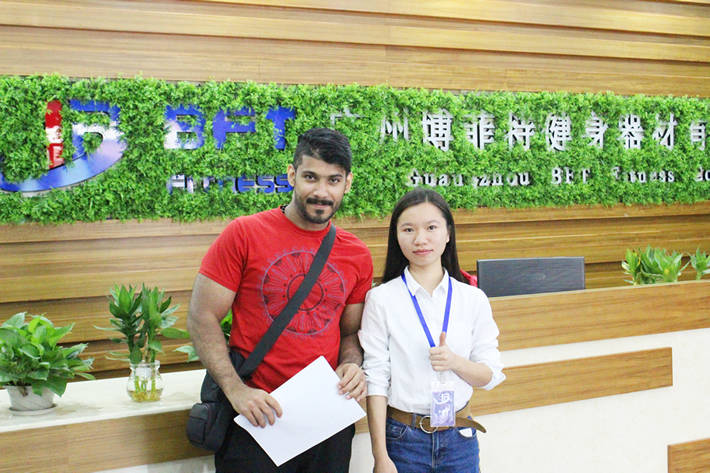 沙特客戶進口妖精视频污网站健身器材