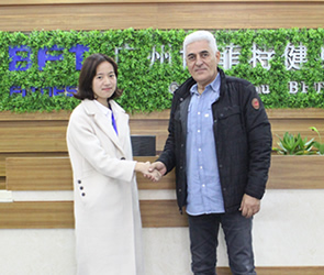 肯尼亞客戶找跑步機生產妖精视频在线免费观看 並與妖精视频污网站工廠合作