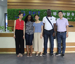 坦桑尼亞客戶來中國找健身器械生產妖精视频在线免费观看