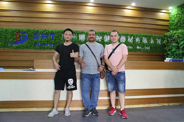 沙特客戶采購妖精视频污网站健身器材