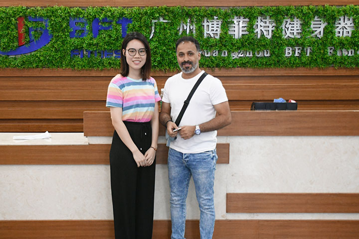 沙特阿拉伯客戶采購妖精视频污网站品牌健身器材